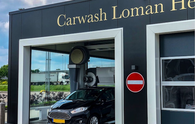 Stralend schone auto bij Carwash Loman in Heteren!